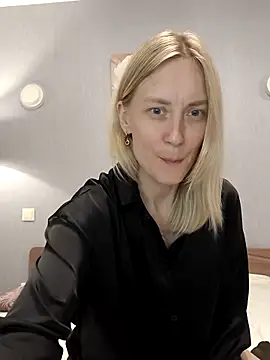 AvelinaLeoni online show from September 13, 2:17 pm