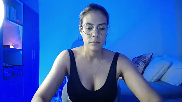 candydowson1 online show from March 30, 11:28 pm