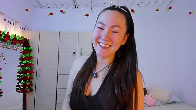 Elle Lee  online show from December 4, 3:44 pm