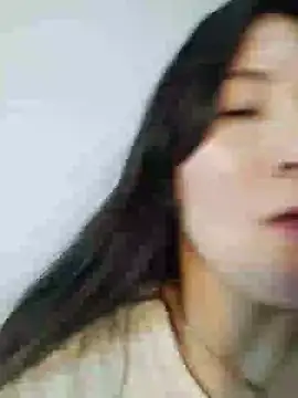 Snapshot of Elle_Lee_ chatting on February 13, 4:39 pm Elle Lee online show from February 13, 4:39 pm