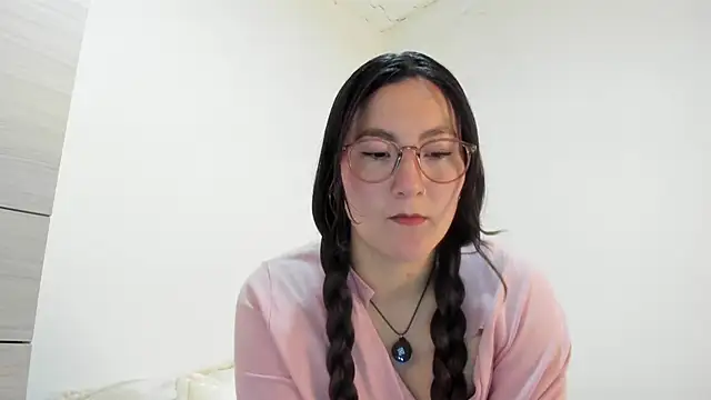 Snapshot of Elle_Lee_ chatting on September 30, 3:51 pm Elle Lee online show from September 30, 3:51 pm