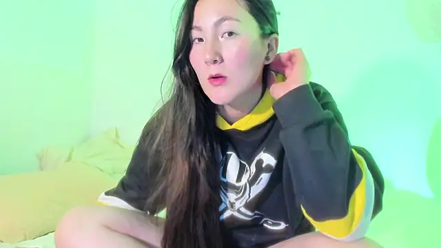 Snapshot of Elle_Lee_ chatting on March 17, 6:21 pm Elle Lee online show from March 17, 6:21 pm