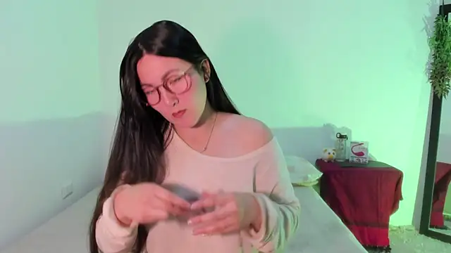 Snapshot of Elle_Lee_ chatting on March 9, 3:05 pm Elle Lee online show from March 9, 3:05 pm