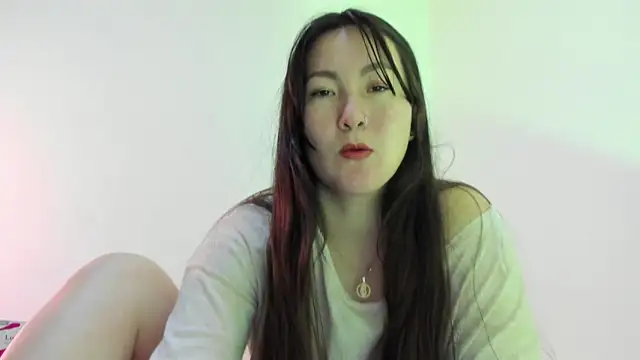 Snapshot of Elle_Lee_ chatting on March 20, 8:19 pm Elle Lee online show from March 20, 8:19 pm