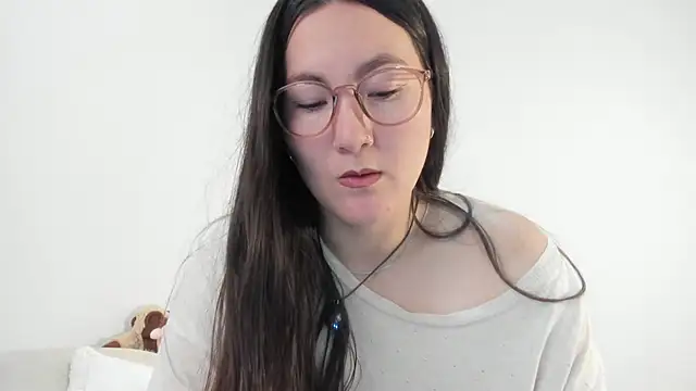 Snapshot of Elle_Lee_ chatting on September 22, 2:45 pm Elle Lee online show from September 22, 2:45 pm