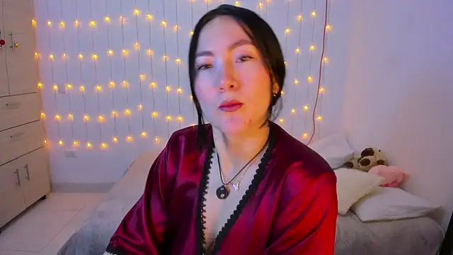 Elle Lee  online show from December 16, 3:16 pm