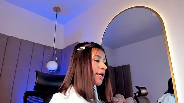 Elise Diamond online show from April 22, 3:52 pm