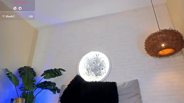Snapshot of Elise_Diamond chatting on March 13, 2:38 am Elise Diamond online show from March 13, 2:38 am