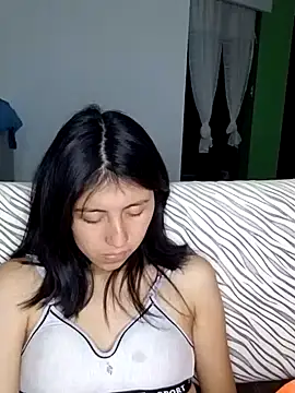 sarah12333 online show from June 17, 12:21 am