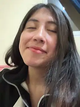 sarah12333 online show from March 10, 8:13 pm