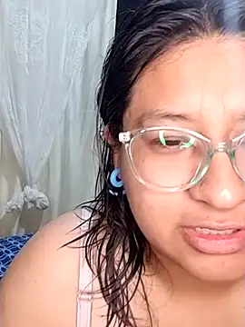 sarah12333 online show from June 19, 4:51 am