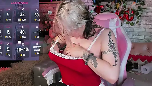 Alex Howell online show from February 13, 8:45 pm