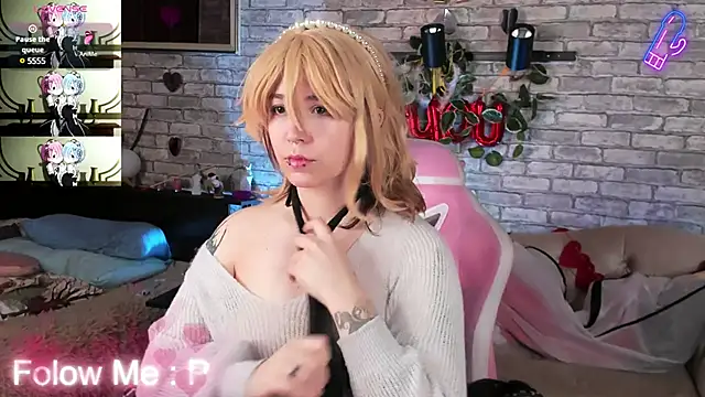 Alex Howell online show from February 25, 8:42 pm