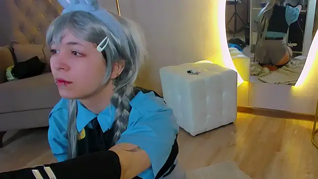 Alex Howell online show from March 21, 8:40 pm