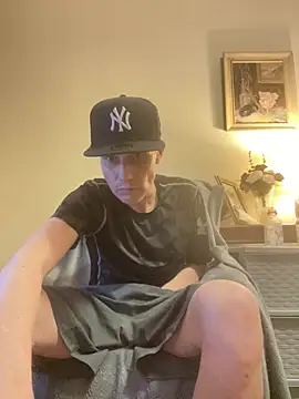 Snapshot of kollzCloudzz chatting on April 5, 7:53 pm kollzCloudzz online show from April 5, 7:53 pm