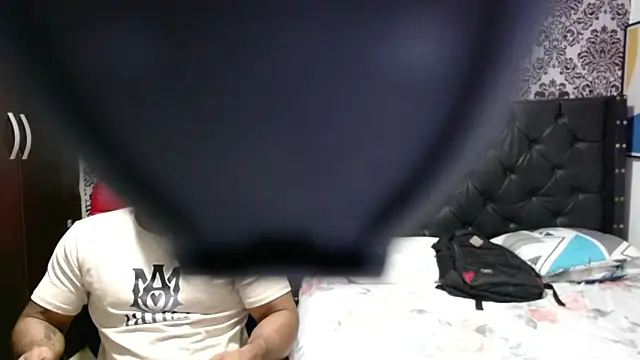 Snapshot of hotthreparty chatting on February 19, 12:57 am hotthreparty online show from February 19, 12:57 am