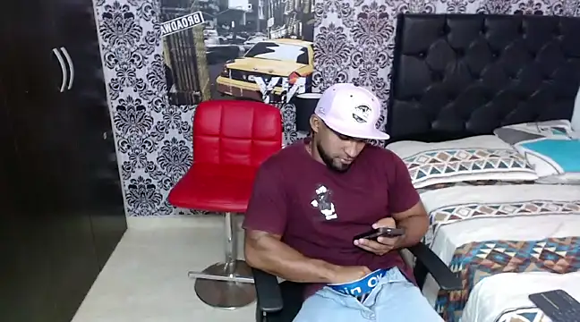 Snapshot of hotthreparty chatting on December 14, 8:18 pm hotthreparty online show from December 14, 8:18 pm