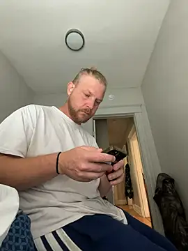 Mcpussypounder211 online show from May 25, 1:54 pm