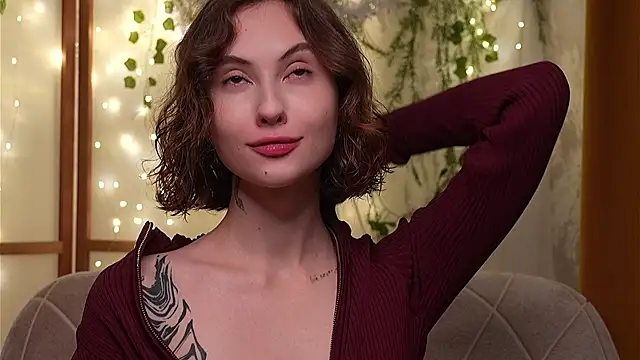 Snapshot of Devilina_V chatting on January 30, 5:39 pm Devilina V online show from January 30, 5:39 pm