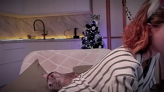 Snapshot of Devilina_V chatting on December 15, 5:56 am Devilina V online show from December 15, 5:56 am