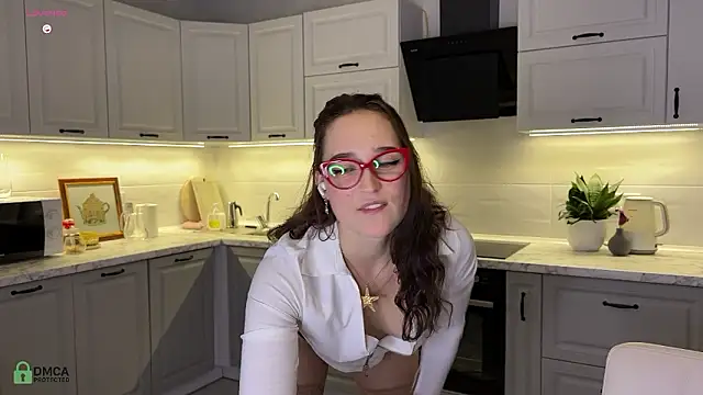 Pavlyna online show from March 12, 6:45 pm