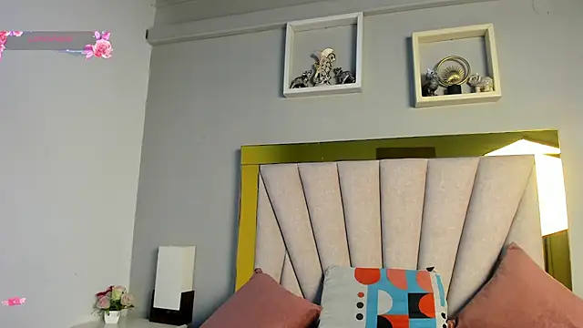 Snapshot of vahiolet_fuentes chatting on July 17, 3:04 am vahiolet fuentes online show from July 17, 3:04 am