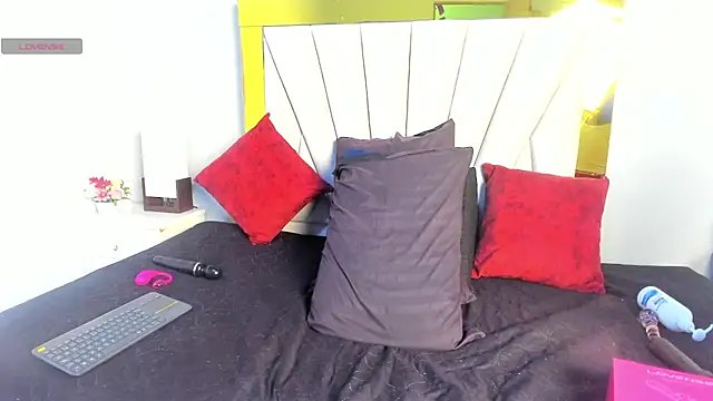 Snapshot of vahiolet_fuentes chatting on July 22, 3:08 am vahiolet fuentes online show from July 22, 3:08 am
