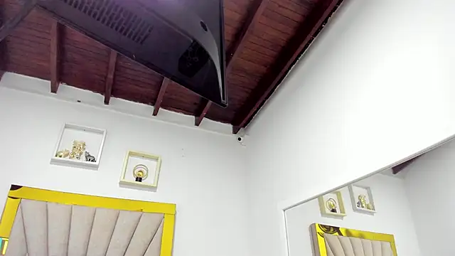 vahiolet fuentes online show from November 22, 3:05 am