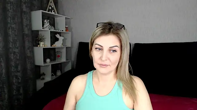 Amelia Harper online show from February 1, 2:24 pm