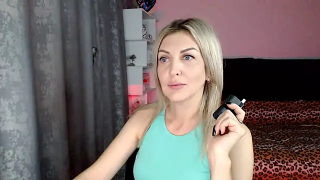 Amelia Harper online show from October 6, 1:34 pm