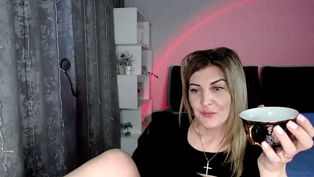 Amelia Harper online show from March 9, 5:49 pm