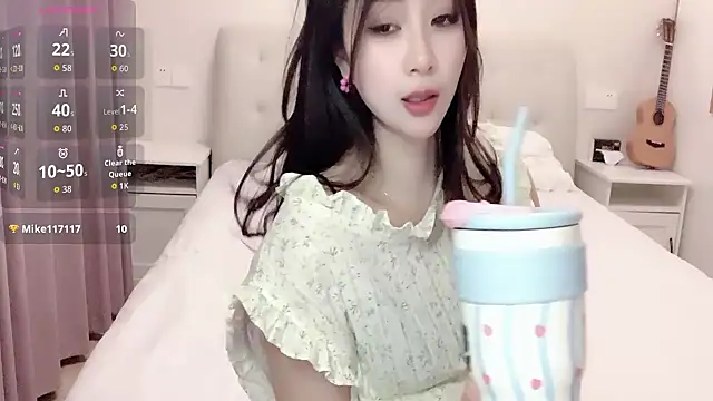 aisha123123 online show from May 11, 2:29 pm