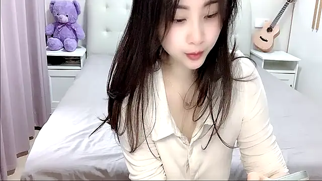 aisha123123 online show from November 15, 2:37 am