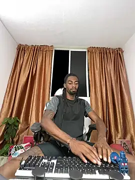 Snapshot of Malkon_Big chatting on June 18, 11:54 pm Malkon Big online show from June 18, 11:54 pm