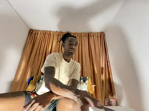 Snapshot of Malkon_Big chatting on November 22, 11:14 pm Malkon Big online show from November 22, 11:14 pm