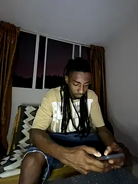 Snapshot of Malkon_Big chatting on December 13, 8:59 pm Malkon Big online show from December 13, 8:59 pm