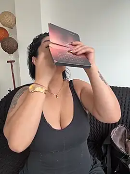 karenlennox1 online show from March 7, 8:58 pm