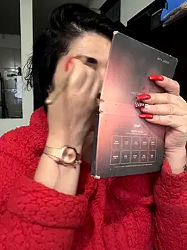 Snapshot of karenlennox1 chatting on November 8, 9:51 pm karenlennox1 online show from November 8, 9:51 pm