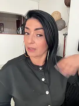 karenlennox1 online show from March 27, 10:11 pm