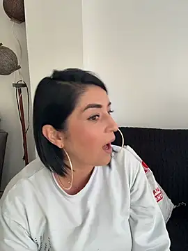 karenlennox1 online show from March 26, 10:18 pm