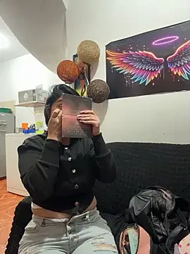 karenlennox1 online show from December 16, 11:09 pm