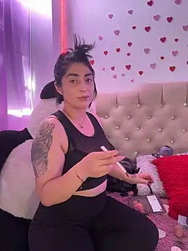 karenlennox1 online show from March 8, 8:45 pm