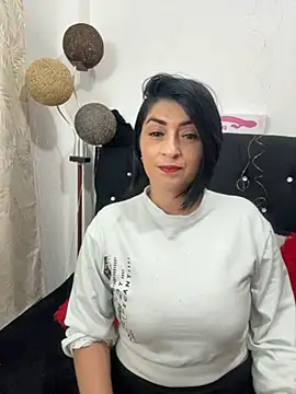 Snapshot of karenlennox1 chatting on December 4, 1:59 am karenlennox1 online show from December 4, 1:59 am