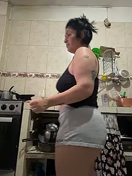 karenlennox1 online show from January 18, 7:50 pm