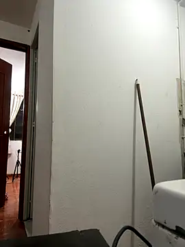 Snapshot of karenlennox1 chatting on November 8, 1:31 am karenlennox1 online show from November 8, 1:31 am