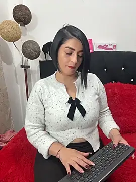 karenlennox1 online show from December 20, 12:13 am