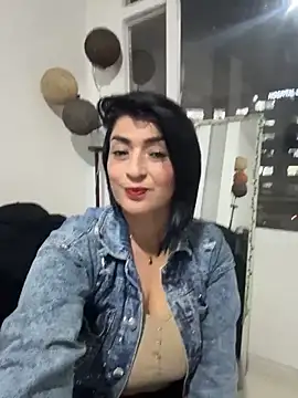 karenlennox1 online show from February 25, 11:59 pm