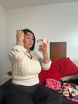 karenlennox1 online show from May 6, 12:36 am