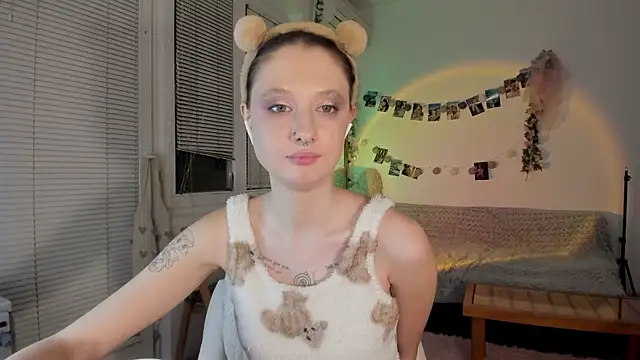 Snapshot of Jenny_darling_love chatting on January 29, 10:01 pm Jenny darling love online show from January 29, 10:01 pm