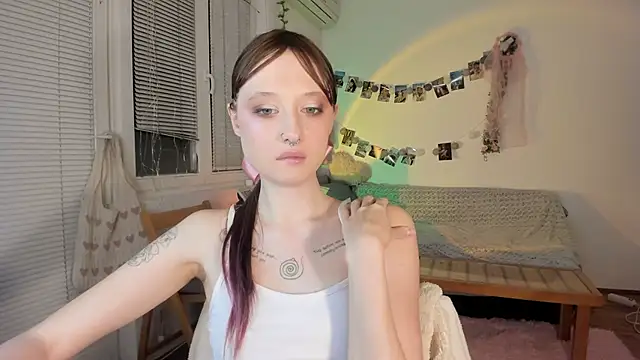 Snapshot of Jenny_darling_love chatting on January 22, 7:45 pm Jenny darling love online show from January 22, 7:45 pm